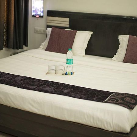 Aura Suites Gurgaon Exterior photo