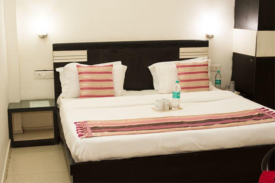 Aura Suites Gurgaon Exterior photo