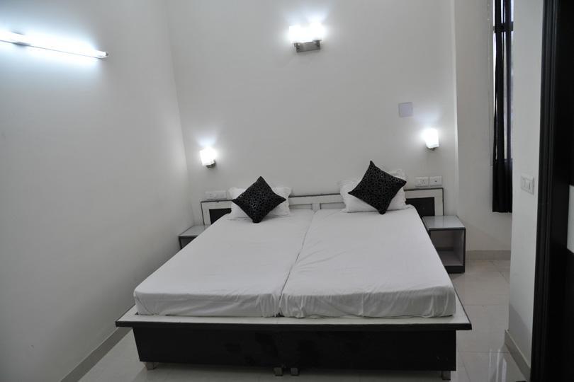 Aura Suites Gurgaon Exterior photo